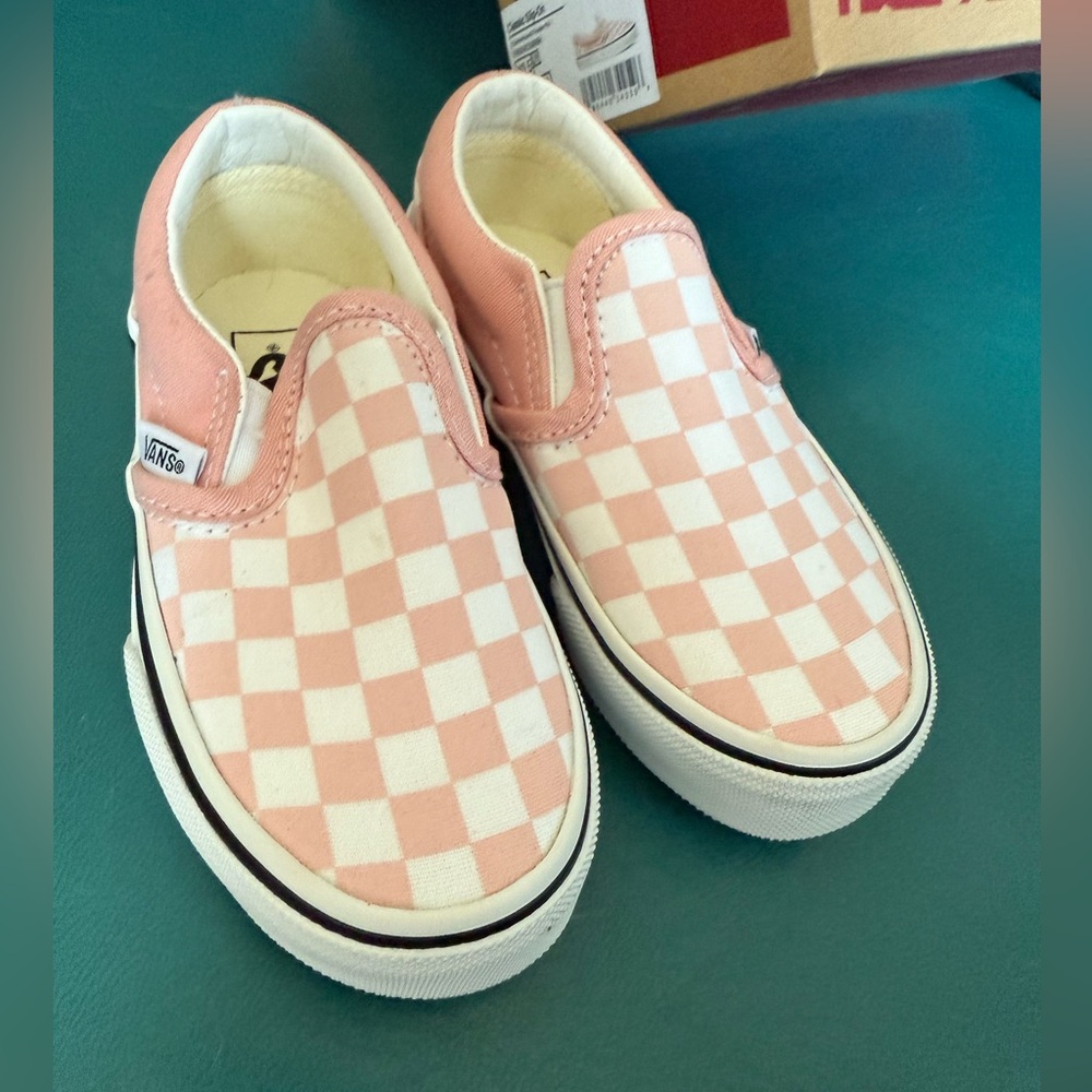 BRAND NEW Vans toddler kid Pink and White Checkered Slip-On Sneakers
